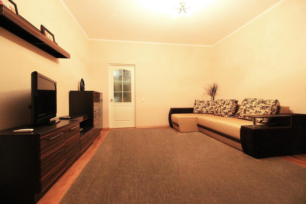 Apartment Poznyaky-Bazhana Kiev Esterno foto