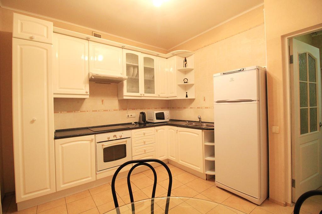 Apartment Poznyaky-Bazhana Kiev Esterno foto