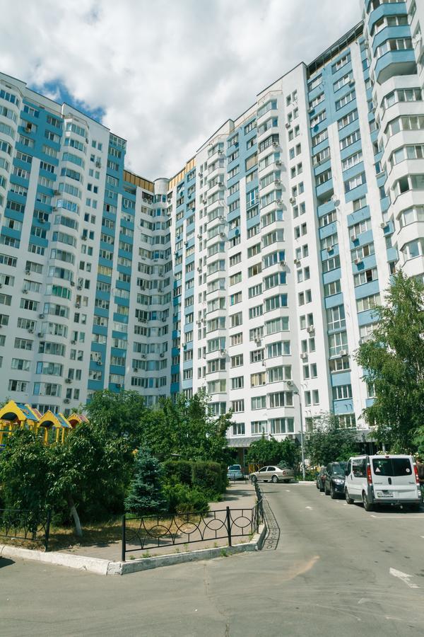 Apartment Poznyaky-Bazhana Kiev Esterno foto