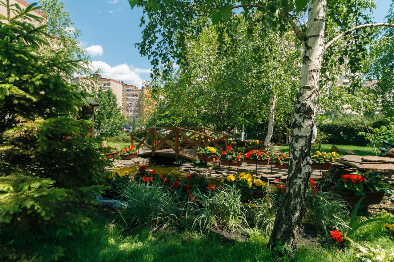 Apartment Poznyaky-Bazhana Kiev Esterno foto