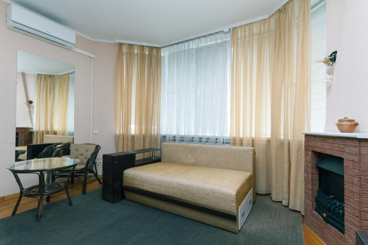 Apartment Poznyaky-Bazhana Kiev Esterno foto