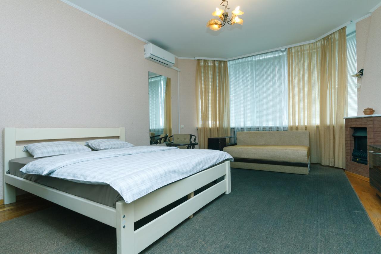 Apartment Poznyaky-Bazhana Kiev Esterno foto