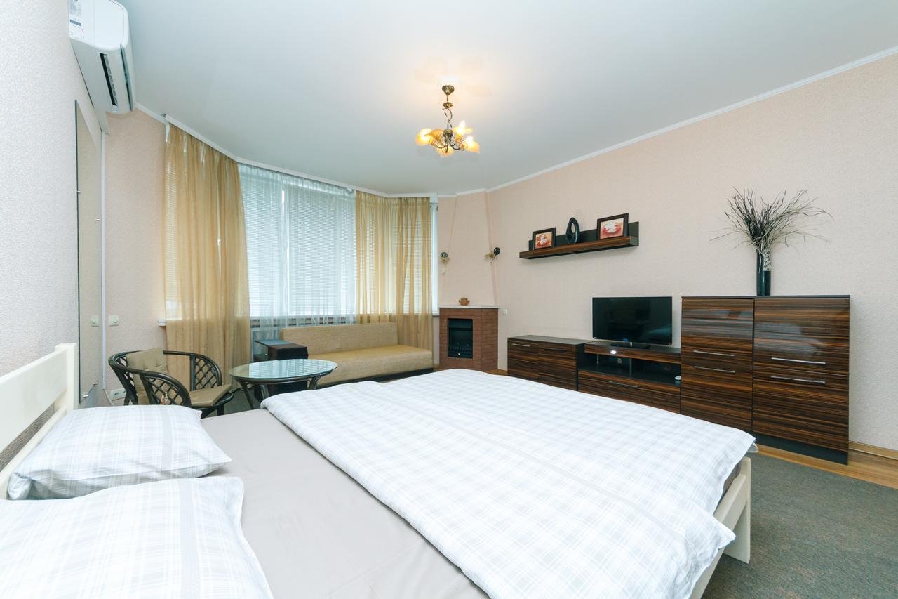 Apartment Poznyaky-Bazhana Kiev Esterno foto
