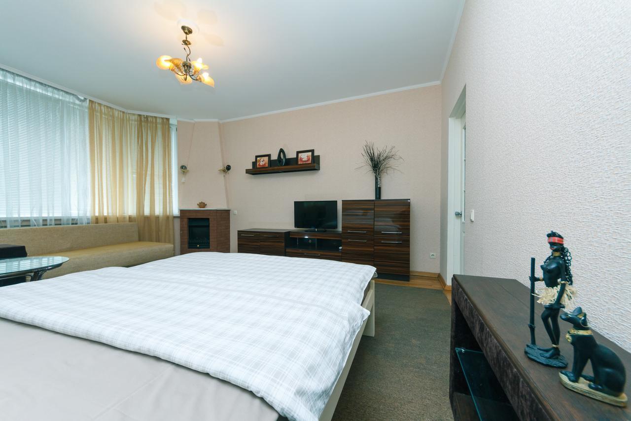 Apartment Poznyaky-Bazhana Kiev Esterno foto