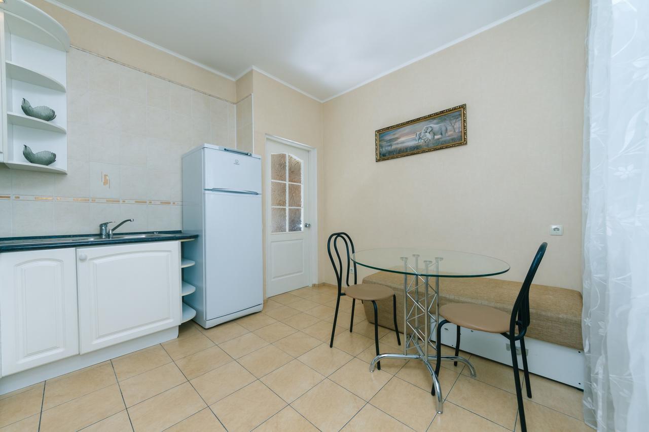 Apartment Poznyaky-Bazhana Kiev Esterno foto