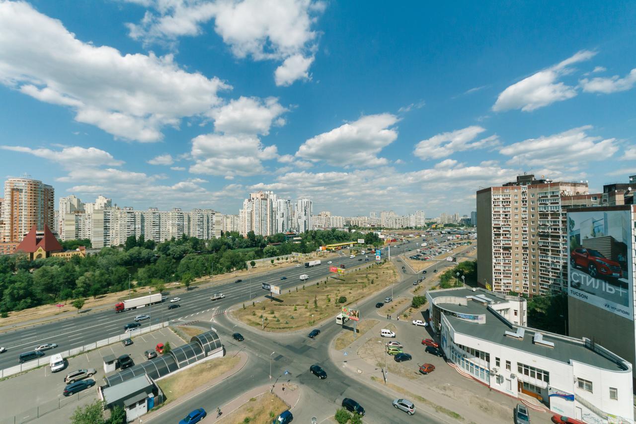 Apartment Poznyaky-Bazhana Kiev Esterno foto